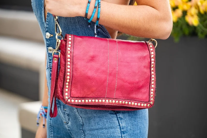 Marisa crossbody in Cranberry