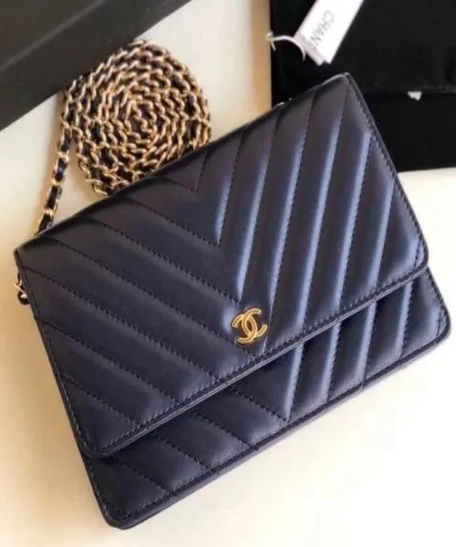 Chanel Wallet On Chain – WOC Chevron Lambskin Dark Blue SiLouis Vuittoner-Toned