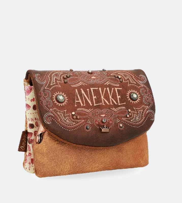 Western purse with a flap