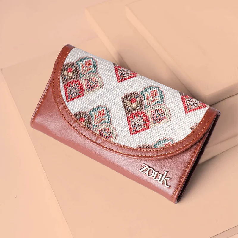 Seashell Motif White Kyra Flap Wallet